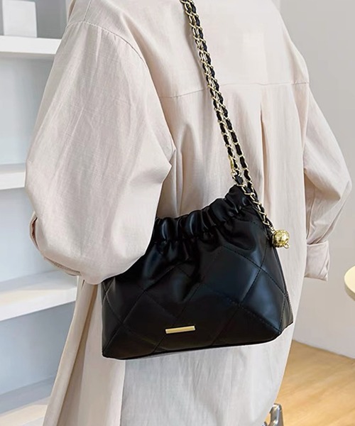 calin ショルダーバッグ　黒 スクエア ショルダーバッグ 斜めがけ鞄黒[品番：AGCW0005935