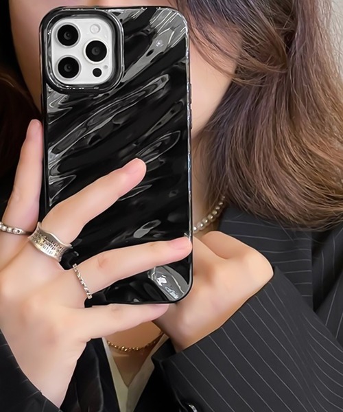 ADPOSION（アドポーション）の「韓国風 ウェーブデザイン iPhoneカバー アイフォンケース（スマホケース/カバー・レディース・アイボリー/シルバー/ブラック・iPhone 13 Pro Max/iPhone 13/iPhone 14/iPhone 14 Pro/iPhone 13 Pro/iPhone 14 Plus/iPhone 14 Pro Max）」の7枚目の写真