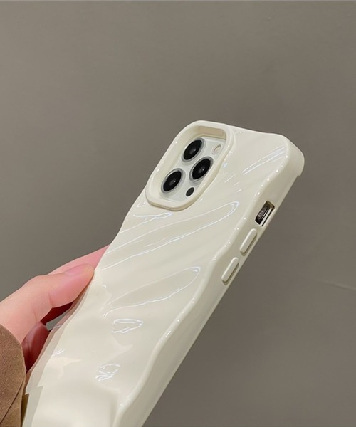ADPOSION（アドポーション）の「韓国風 ウェーブデザイン iPhoneカバー アイフォンケース（スマホケース/カバー・レディース・アイボリー/シルバー/ブラック・iPhone 13 Pro Max/iPhone 13/iPhone 14/iPhone 14 Pro/iPhone 13 Pro/iPhone 14 Plus/iPhone 14 Pro Max）」の11枚目の写真