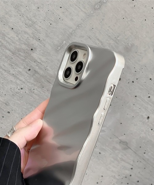 ADPOSION（アドポーション）の「韓国風 ウェーブデザイン iPhoneカバー アイフォンケース（スマホケース/カバー・レディース・アイボリー/シルバー/ブラック・iPhone 13 Pro Max/iPhone 13/iPhone 14/iPhone 14 Pro/iPhone 13 Pro/iPhone 14 Plus/iPhone 14 Pro Max）」の15枚目の写真