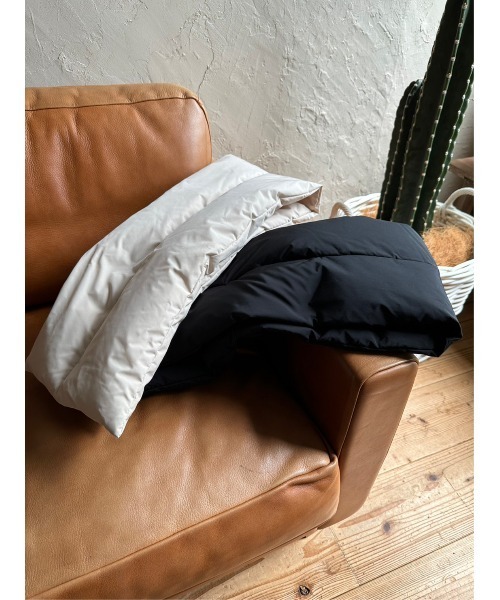 TRUNC（トランクエイティーエイト）の「Volume Padded Stole（マフラー・レディース・ブラック/アイボリー・FREE）」の4枚目の写真