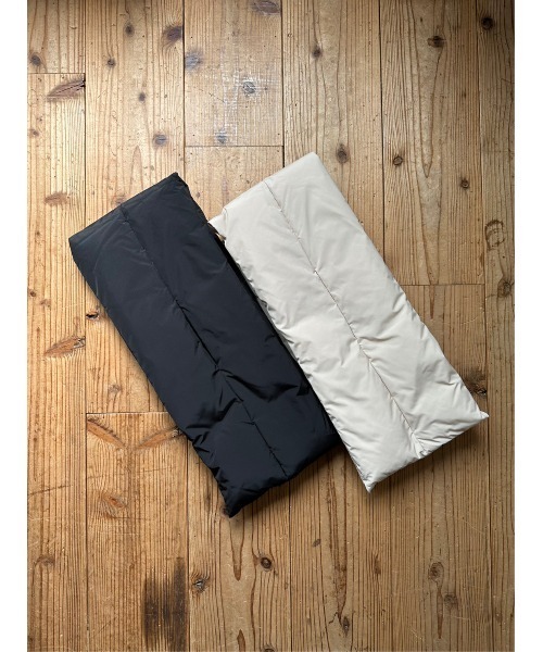 TRUNC（トランクエイティーエイト）の「Volume Padded Stole（マフラー・レディース・ブラック/アイボリー・FREE）」の11枚目の写真