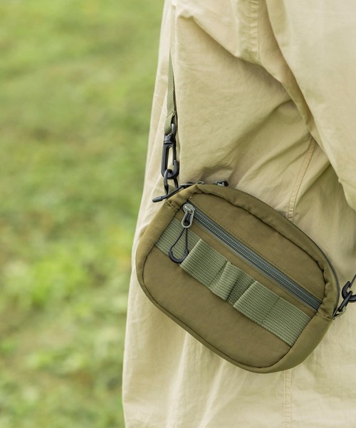 EKAL(エカル)の「TINY GARDEN PRODUCTS ラウンドショルダーポーチ(ショルダーバッグ・レディース・ライトグレー/ブラック/カーキ・ONE)」の4枚目の写真