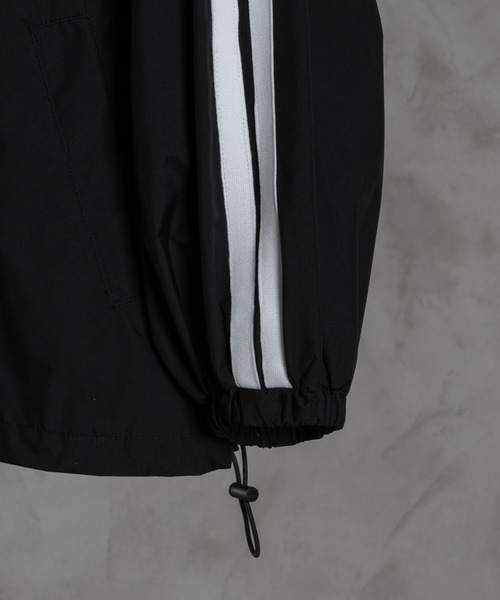 adree(アドリー)の「double line logo sleeve blouson/ダブルロゴスリーブブルゾン(ナイロンジャケット・レディース・ブラック/ホワイト・FREE)」の8枚目の写真