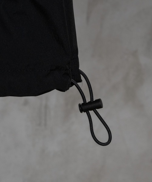 adree(アドリー)の「double line logo sleeve blouson/ダブルロゴスリーブブルゾン(ナイロンジャケット・レディース・ブラック/ホワイト・FREE)」の10枚目の写真