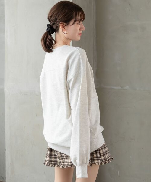 RETRO GIRL（レトロガール）の「BIG刺繍トレーナー（スウェット・レディース・レッド/ホワイト系その他/チャコールグレー・FREE）」の6枚目の写真