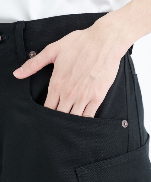 KHOKI(コッキ)の「【KHOKI / コッキ】3D cut pants(チノパンツ・メンズ・ブラック/ベージュ・2)」の7枚目の写真