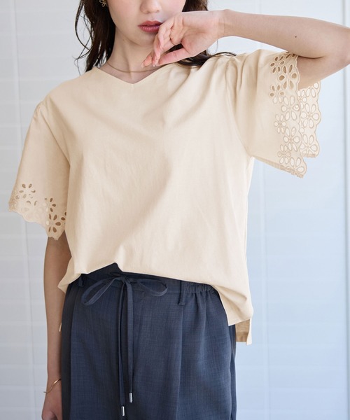 alotta(アロッタ)の「さらひやりコットン袖レースプルオーバー(Tシャツ/カットソー・レディース・ブルー/ホワイト/ライトベージュ/ブラック/ラベンダー・3L/L/4L/LL/M/5L)」の3枚目の写真