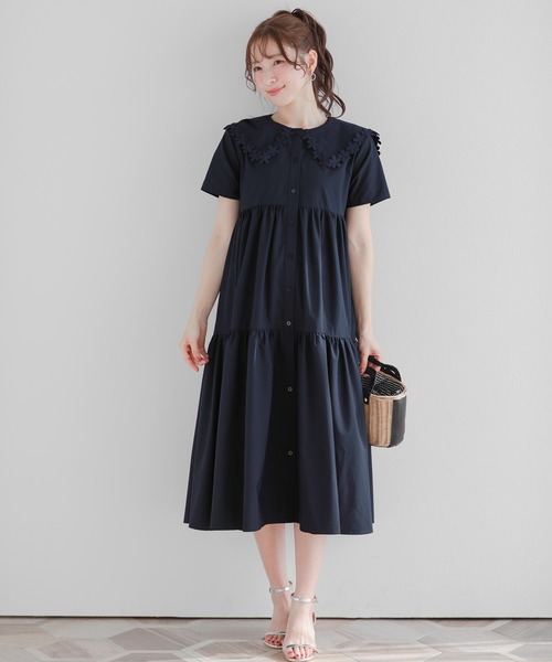 Fit more（フィットモア）の「フラワーレース襟ティアードワンピース（ワンピース・レディース・ブラック/ブルー/ホワイト/ネイビー・LONG/SHORT）」の7枚目の写真