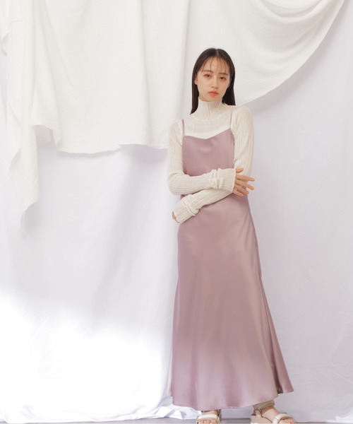 JILL by JILL STUART(ジルバイジルスチュアート)の「【eS】サテンナローキャミワンピース(ワンピース・レディース・ピンク/ブラック・FREE)」の6枚目の写真