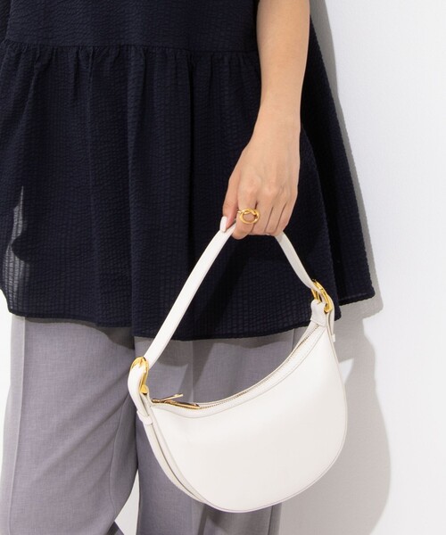 CHRISTIAN VILLA（クリスチャンヴィラ）の「【CHRISTIAN VILLA/クリスチャンヴィラ】ハーフムーンワンハンドルショルダーバッグ（ショルダーバッグ・レディース・ベージュ/ホワイト・FREE）」の14枚目の写真