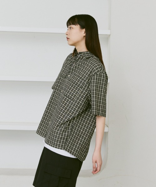 flaner（フラネ）の「Loose assort regular collar shirt / ルーズアソートレギュラーカラーシャツ（シャツ/ブラウス・レディース・ブラック/ブルー/アイボリー・LARGE/MEDIUM）」の22枚目の写真