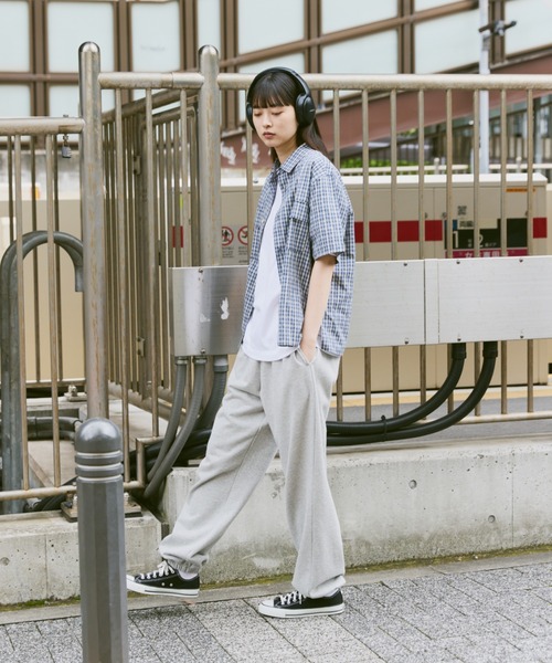 flaner（フラネ）の「Loose assort regular collar shirt / ルーズアソートレギュラーカラーシャツ（シャツ/ブラウス・レディース・ブラック/ブルー/アイボリー・LARGE/MEDIUM）」の4枚目の写真