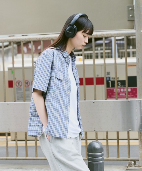 flaner（フラネ）の「Loose assort regular collar shirt / ルーズアソートレギュラーカラーシャツ（シャツ/ブラウス・レディース・ブラック/ブルー/アイボリー・LARGE/MEDIUM）」の6枚目の写真