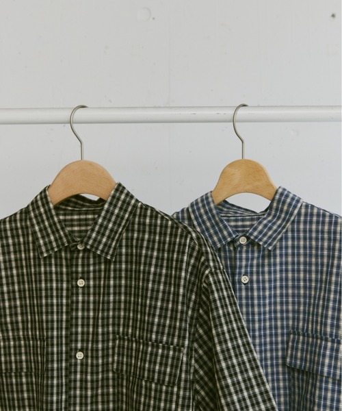 flaner（フラネ）の「Loose assort regular collar shirt / ルーズアソートレギュラーカラーシャツ（シャツ/ブラウス・レディース・ブラック/ブルー/アイボリー・LARGE/MEDIUM）」の20枚目の写真