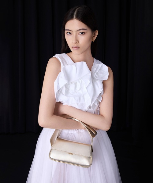 CHARLES & KEITH（チャールズ & キース）の「レザーメタリックボウ 