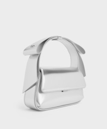 CHARLES & KEITH（チャールズ & キース）の「レザーメタリックボウ 