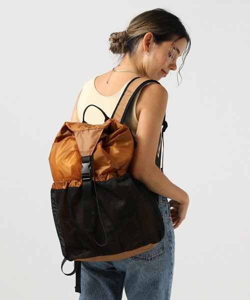 BAYFLOW（ベイフロー）の「[ペットボトルホルダー付き]コーデュラデイパック（バックパック/リュック・レディース・ブラック/ブラウン・FREE）」の2枚目の写真