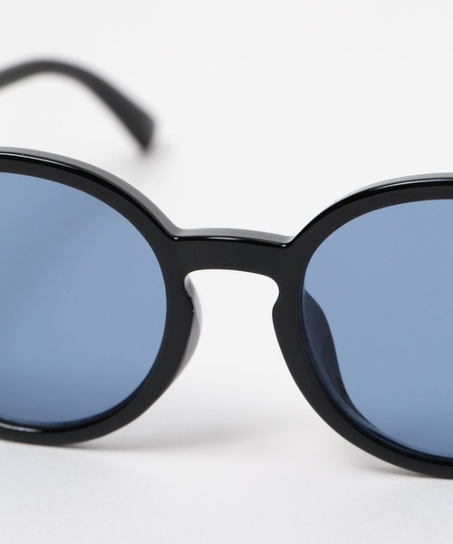 FOREVER 21（フォーエバー トゥエンティーワン）の「ラウンドサングラス（サングラス・レディース・ブルー/グリーン/グレー・FREE）」の5枚目の写真