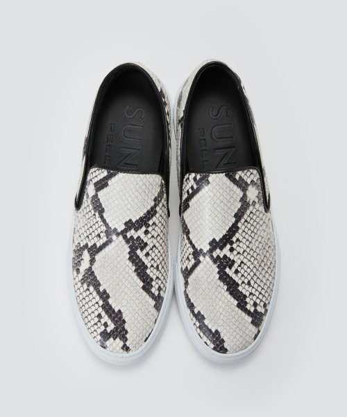 PELLICO SUNNY（ペリーコサニー）の「GIOIA ウィメンズ パイソン スリッポン 3.5㎝ BLACK/WHITE（スリッポン・レディース・ブラック×ホワイト・35/36/37/38/39）」の4枚目の写真