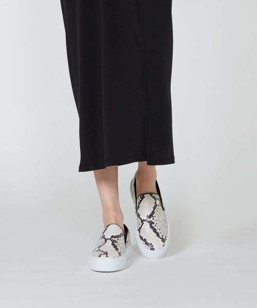 PELLICO SUNNY（ペリーコサニー）の「GIOIA ウィメンズ パイソン スリッポン 3.5㎝ BLACK/WHITE（スリッポン・レディース・ブラック×ホワイト・35/36/37/38/39）」の8枚目の写真