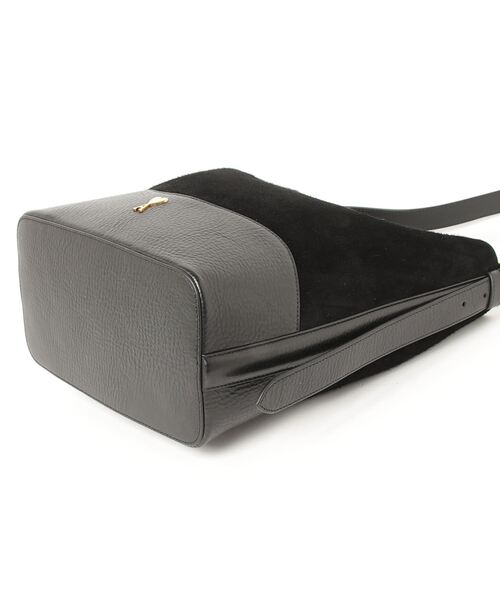 AMI Alexandre Mattiussi（アミアレクサンドルマテュッシ）の「AMI PARIS PANAME PANAME BUCKET BAG アミ パリス パンメパナメ バケット ショルダーバッグ（ショルダーバッグ・レディース・ブラック・FREE）」の4枚目の写真