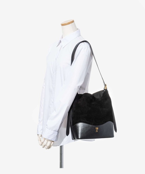 AMI Alexandre Mattiussi（アミアレクサンドルマテュッシ）の「AMI PARIS PANAME PANAME BUCKET BAG アミ パリス パンメパナメ バケット ショルダーバッグ（ショルダーバッグ・レディース・ブラック・FREE）」の7枚目の写真