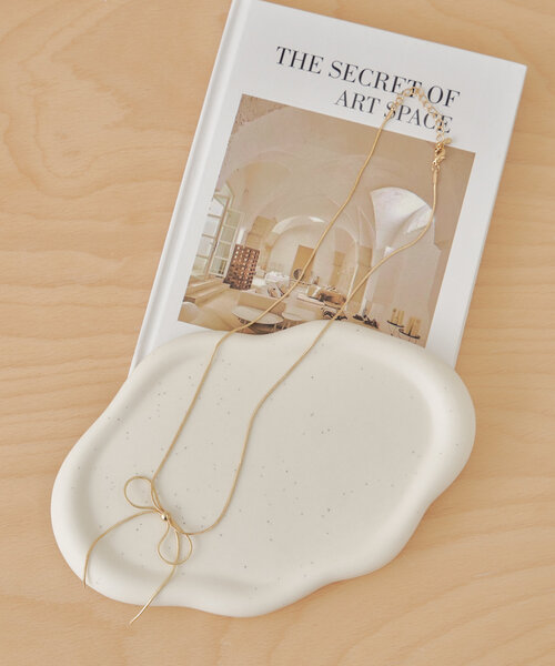 Chico（チコ）の「ロングメタルリボンネックレス（ネックレス・レディース・シルバー/ゴールド・FREE）」の7枚目の写真