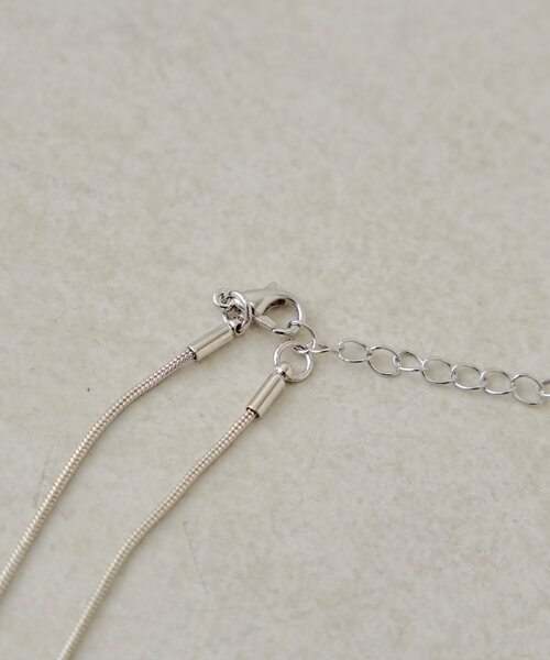 Chico（チコ）の「ロングメタルリボンネックレス（ネックレス・レディース・シルバー/ゴールド・FREE）」の10枚目の写真