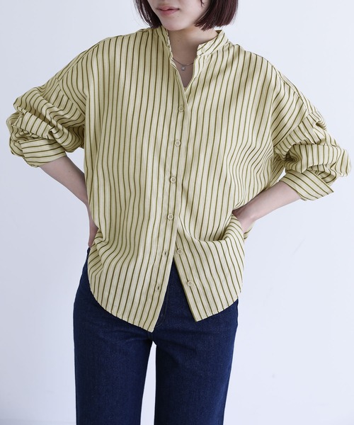 n'OrLABEL（ノアールレーベル）の「『バンドカラーストライプ柄シャツ』（シャツ/ブラウス・レディース・ネイビー/ブラウン/グリーン・1/2）」の2枚目の写真