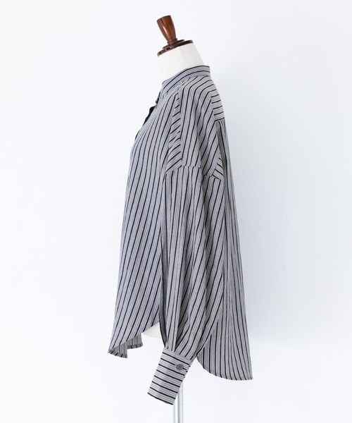 n'OrLABEL（ノアールレーベル）の「『バンドカラーストライプ柄シャツ』（シャツ/ブラウス・レディース・ネイビー/ブラウン/グリーン・1/2）」の6枚目の写真