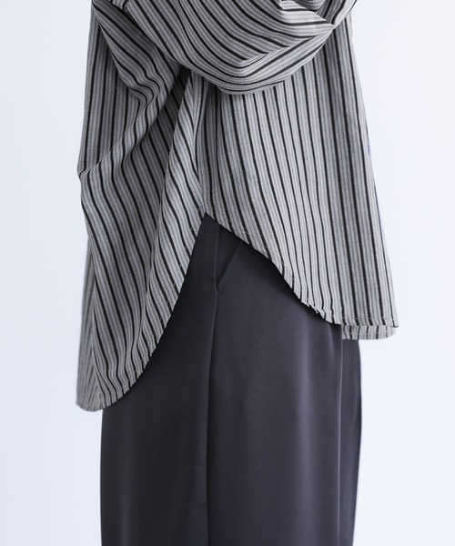 n'OrLABEL（ノアールレーベル）の「『バンドカラーストライプ柄シャツ』（シャツ/ブラウス・レディース・ネイビー/ブラウン/グリーン・1/2）」の14枚目の写真