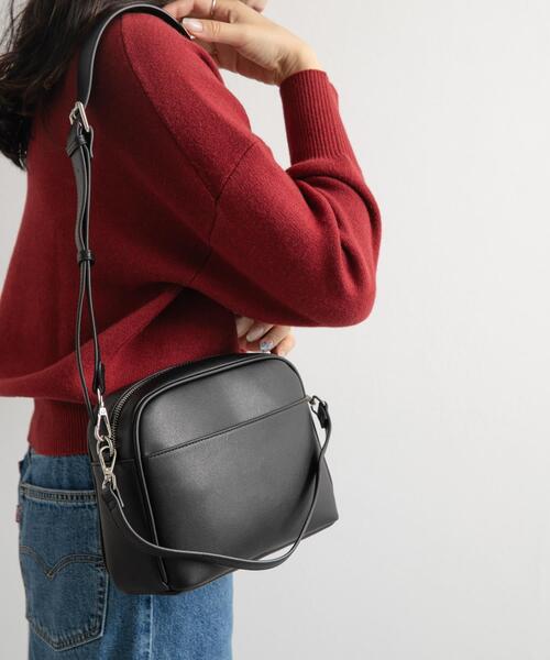 URBAN RESEARCH DOORS(アーバンリサーチドアーズ)の「2WAYスクエアショルダーバッグ(ショルダーバッグ・レディース・ゴールド/ベージュ系その他/ブラック・ONE)」の2枚目の写真