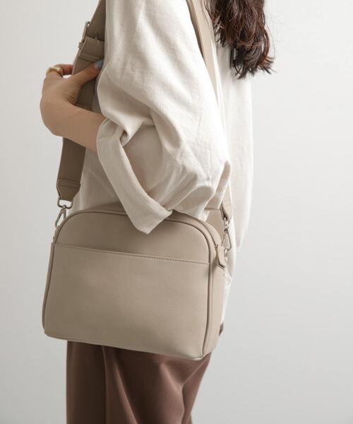 URBAN RESEARCH DOORS(アーバンリサーチドアーズ)の「2WAYスクエアショルダーバッグ(ショルダーバッグ・レディース・ゴールド/ベージュ系その他/ブラック・ONE)」の7枚目の写真