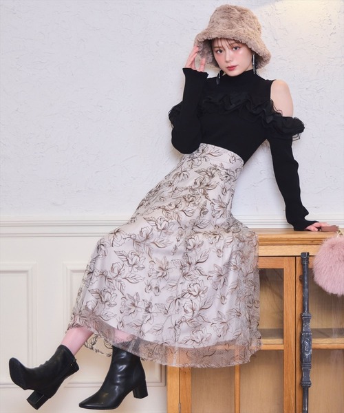 WILLSELECTION（ウィルセレクション）の「ラインフラワー刺繍スカート