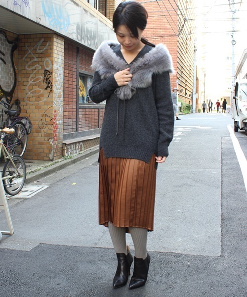FIGARO Paris(フィガロパリ)の「GUSHLOWCOLE 2WAYトスカーナラム ファーストール◆(マフラー・レディース・ベージュ/ブラック/アイボリー/チャコールグレー・FREE)」の9枚目の写真