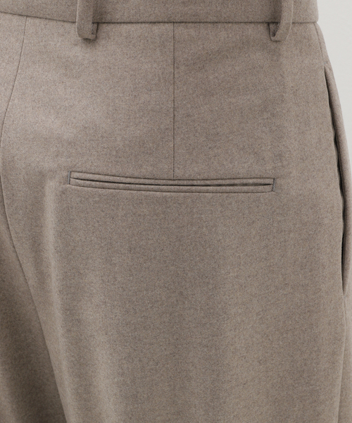 ATON(エイトン)の「ATON(エイトン) MERINO COLLEGE FLANNEL WIDE PANTS PRAGCW0900(スラックス・メンズ・ベージュ/ブラック・6/4)」の11枚目の写真