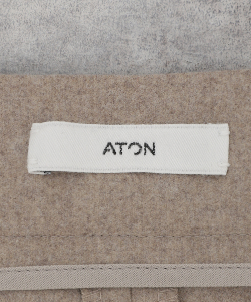 ATON(エイトン)の「ATON(エイトン) MERINO COLLEGE FLANNEL WIDE PANTS PRAGCW0900(スラックス・メンズ・ベージュ/ブラック・6/4)」の7枚目の写真