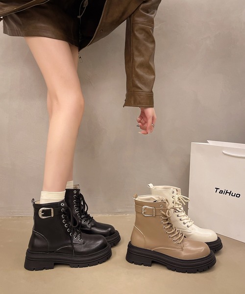 Lace Ladies(レースレディース)の「サイドベルト 厚底 レースアップ ショート ブーツ(ブーツ・レディース・ブラック/アイボリー・22.5cm/23cm/23.5cm/24cm/24.5cm/25cm)」の16枚目の写真
