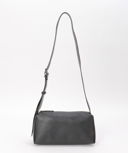 ikka（イッカ）の「合皮横長肩掛けショルダーバッグ（ショルダーバッグ・レディース・シルバーグレー/ブラック/ベージュ・FREE）」の2枚目の写真