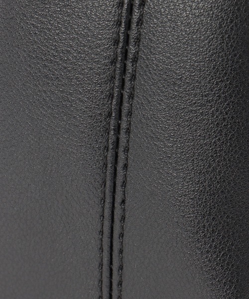 ikka（イッカ）の「合皮横長肩掛けショルダーバッグ（ショルダーバッグ・レディース・シルバーグレー/ブラック/ベージュ・FREE）」の13枚目の写真