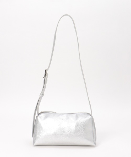 ikka（イッカ）の「合皮横長肩掛けショルダーバッグ（ショルダーバッグ・レディース・シルバーグレー/ブラック/ベージュ・FREE）」の4枚目の写真