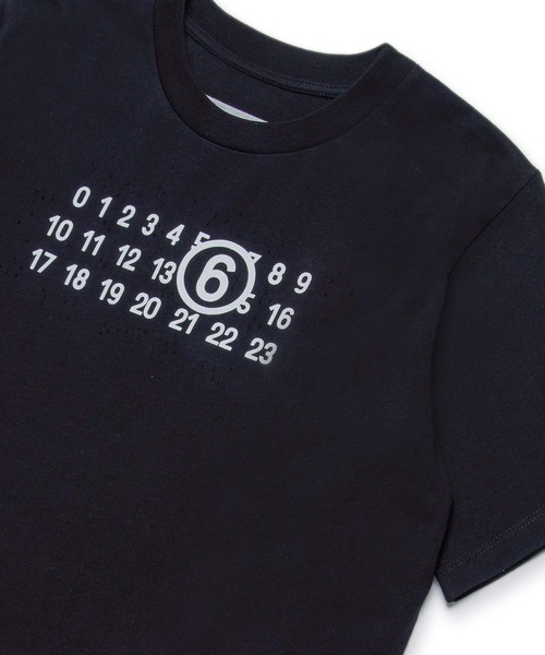 MM6 Maison Margiela(エムエムシックス メゾン マルジェラ)の「MM6 Maison Margiela(エムエムシックス メゾン マルジェラ)Kids & Junior ブランドロゴ半袖Tシャツカットソー(Tシャツ/カットソー・キッズ・ライトグリーン/ブラック/ホワイト・12Y/14Y/16Y/10Y/8Y)」の17枚目の写真