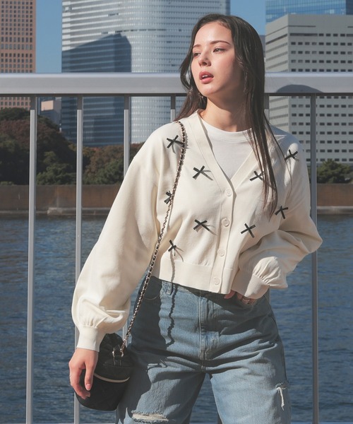 Honeys（ハニーズ）の「リボン付Ｖカーディガン（カーディガン/ボレロ・レディース・ブラック/アイボリー/ピンク/ライトグレー・L/M/S/LL）」の7枚目の写真