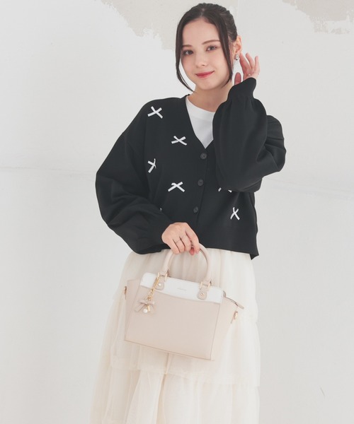 Honeys（ハニーズ）の「リボン付Ｖカーディガン（カーディガン/ボレロ・レディース・ブラック/アイボリー/ピンク/ライトグレー・L/M/S/LL）」の10枚目の写真