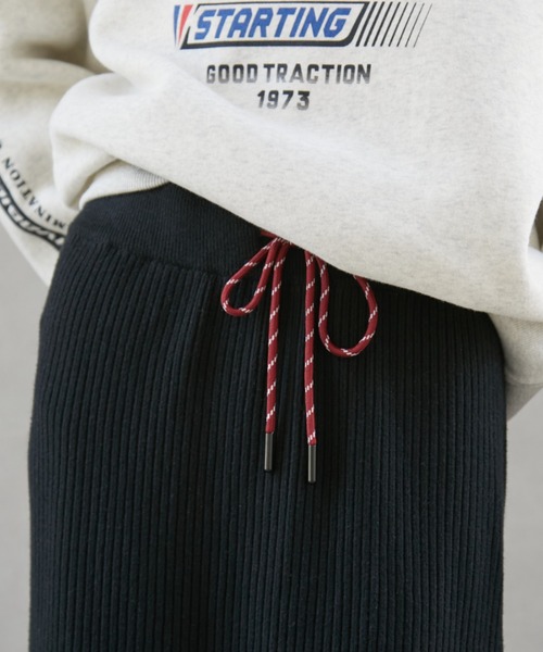 Auntie Rosa Holiday（アンティローザホリデー）の「リブニットスリットナロースカート（スカート・レディース・ブラウン/ブラック/チャコールグレー・FREE）」の5枚目の写真