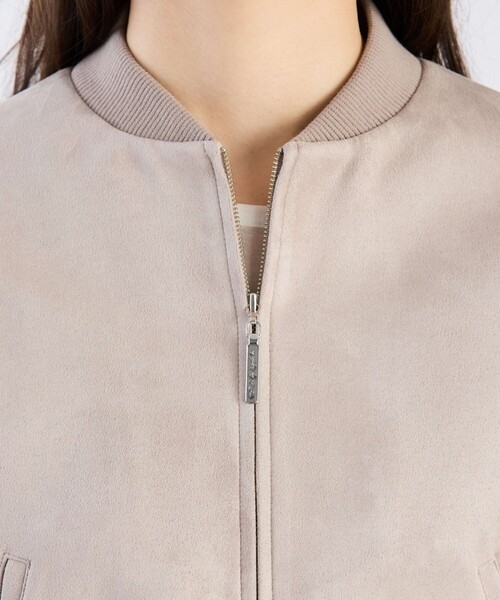To b. by agnes b.（トゥービーバイアニエスベー）の「【Outlet】スエードライクブルゾン（ライダースジャケット・レディース・グレー・36/38/40）」の7枚目の写真