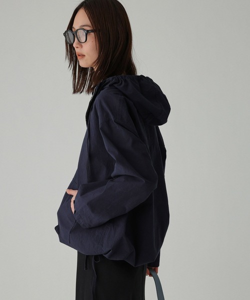 BABYLONE（バビロン）の「フード付きシャツプルオーバー（パーカー・レディース・ホワイト/サックスブルー/ネイビー・フリー）」の17枚目の写真