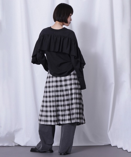 ROSE BUD(ローズバッド)の「バックフリルカットソー(Tシャツ/カットソー・レディース・バーガンディー/ブラック/ベージュ・ONE SIZE)」の6枚目の写真