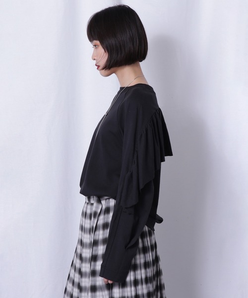 ROSE BUD(ローズバッド)の「バックフリルカットソー(Tシャツ/カットソー・レディース・バーガンディー/ブラック/ベージュ・ONE SIZE)」の8枚目の写真